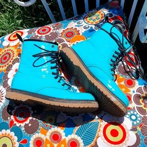 Wild Diva Aqua Booties size 6